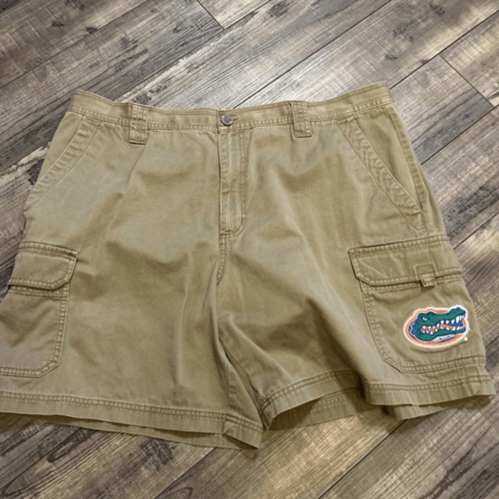 Columbia Shorts Mens 42 Button Zip Outdoors University of Florida Gators khakis